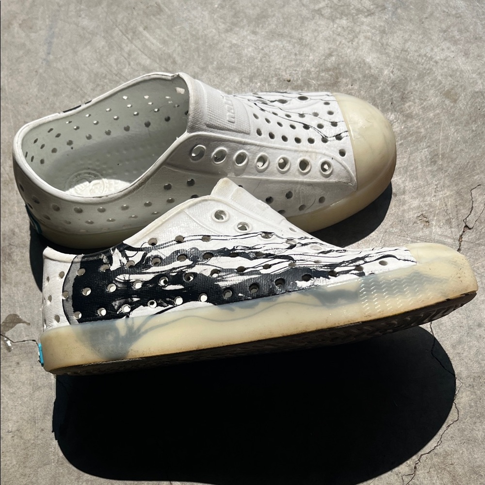 Native White Slip-Ons with Black Artistic Pattern toddler shoe size 10 - Picture 2 of 10